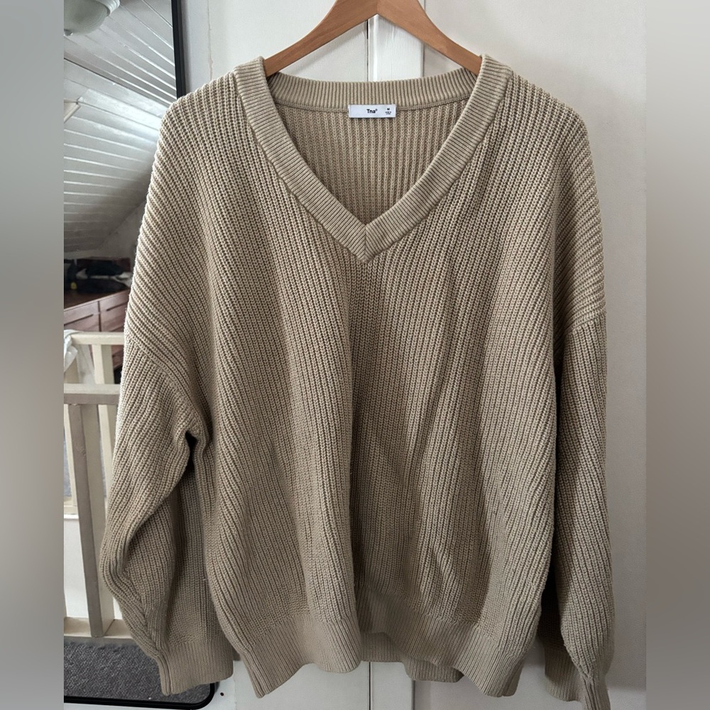 Ribbed Cotton TNA V-Neck